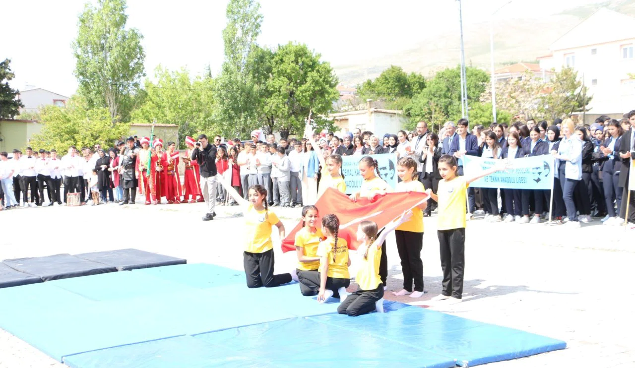 Konya Yunak’ta ‘gururlu’ kutlama!