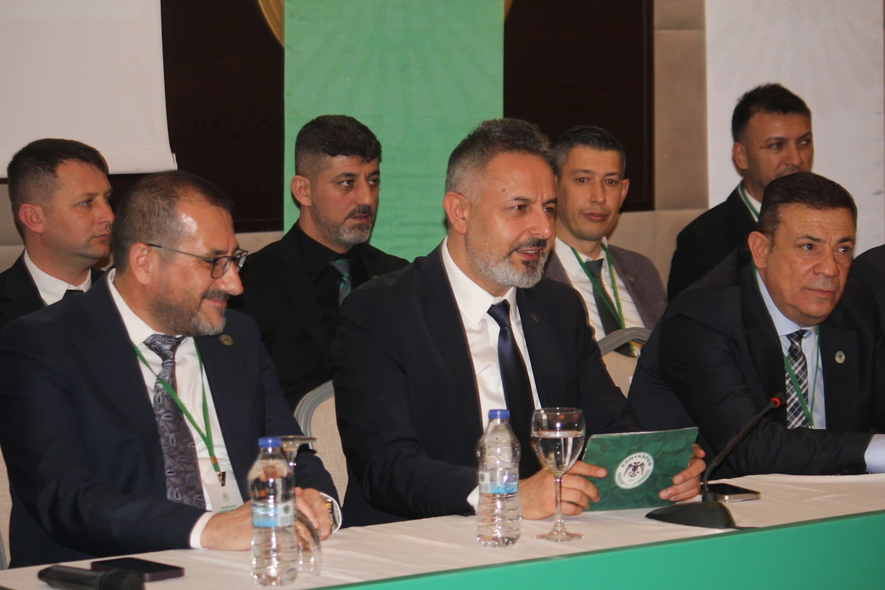 Konyaspor'da Başkan Korkmaz'dan kongre çıkışı! Aday varsa önünü açarız