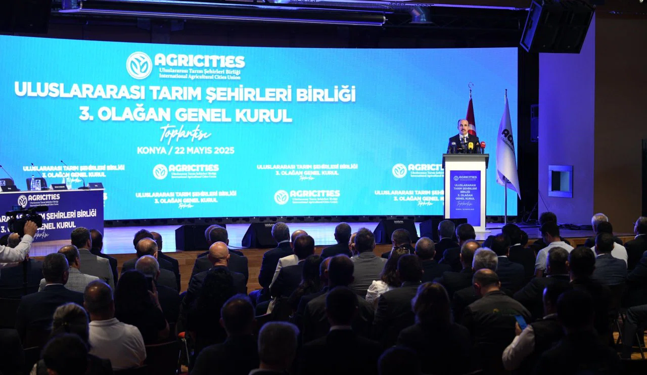 Genel kurul gerçekleşti! Konya Büyükşehir Belediye Başkanı Altay, yeniden başkan seçildi