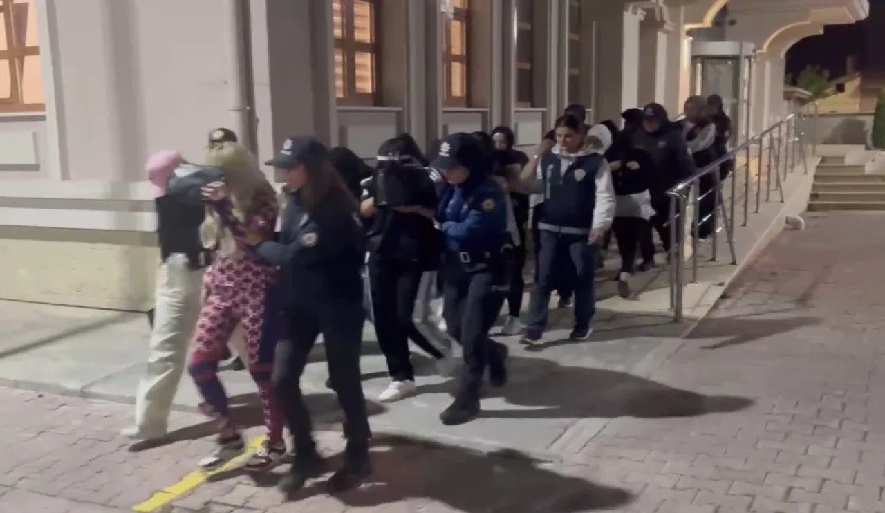 Konya'da 'Şah-Mat' operasyonu: 21 tutuklama, 74 mağdur kurtarıldı