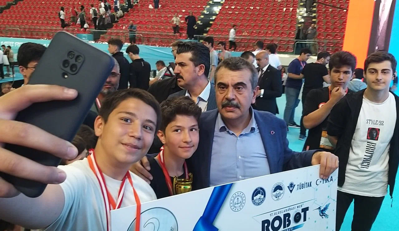 Konya'nın Gururu Oldular! Konya, MEB Robot Yarışması'nda Zirvede