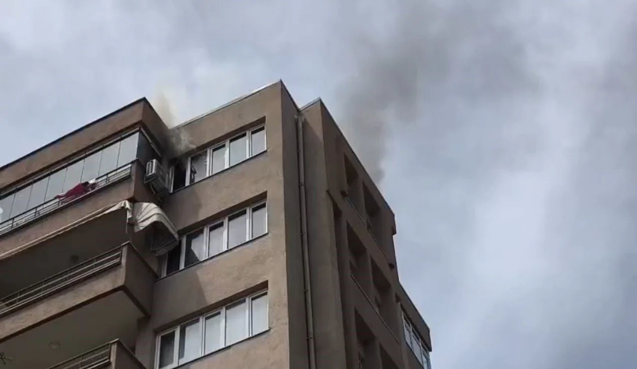 8 katlı binada yangın paniği