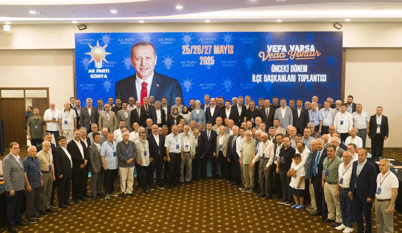 AK Parti Konya'da Önceki Dönem İlçe Başkanları Toplantısı yapıldı