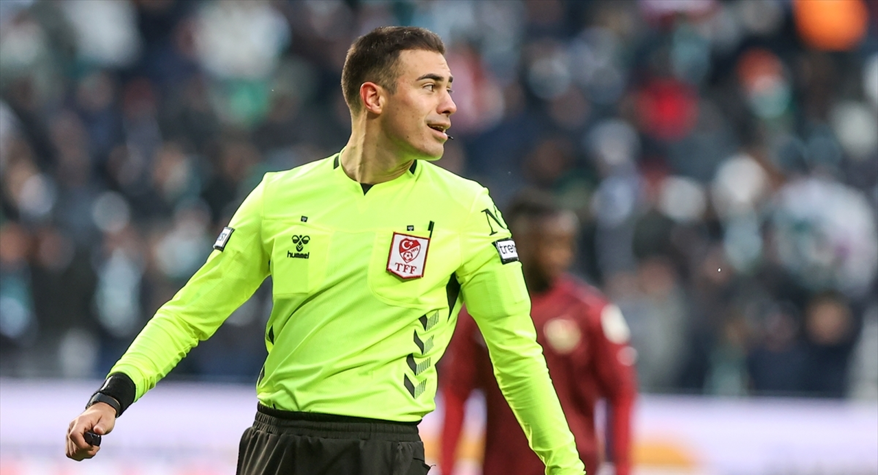 Fenerbahçe - Konyaspor maçına genç hakem atandı! İşte haftanın hakemleri