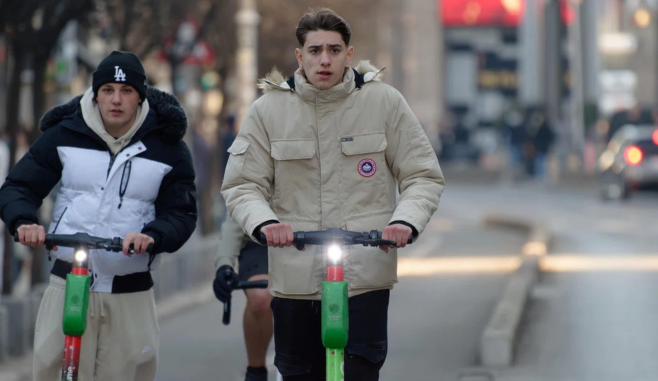 Sigorta ve Plaka Zorunluluğu Geliyor: Scooter’la Gezmek Artık Resmi Bir İş!