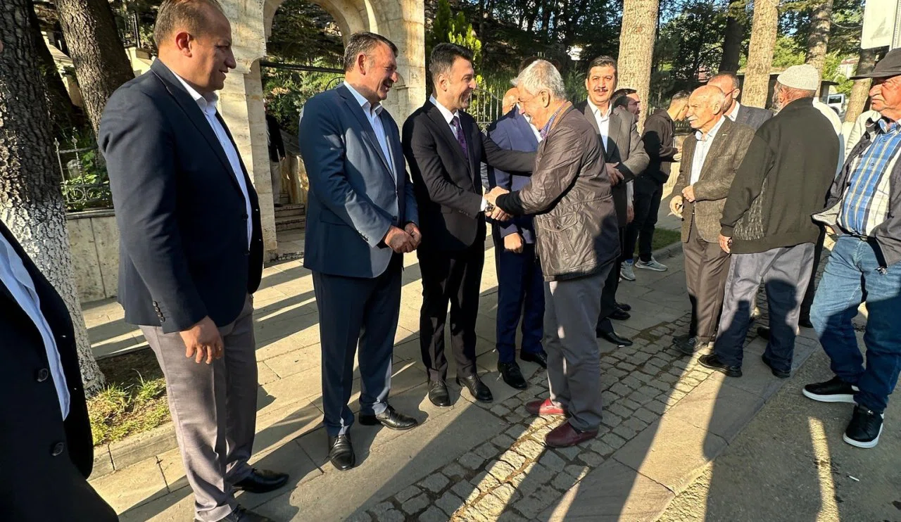 Hadim’de Bayram Coşkusu Protokol ve Vatandaşlarla Paylaşıldı