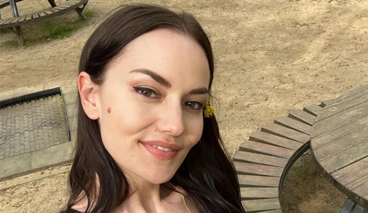 "Birth of a Beauty" Türkiye’ye Uyarlanıyor: Başrolde Fahriye Evcen Mi Olacak?