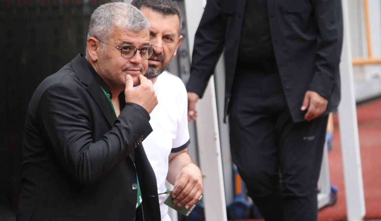 Konyaspor Başkanı Ömer Atiker’i Süper Lig’de kutlayan takımlar