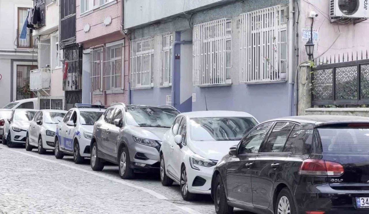 Vahşet! Polis memuru, arkadaşını parçalara ayırıp intihar etti