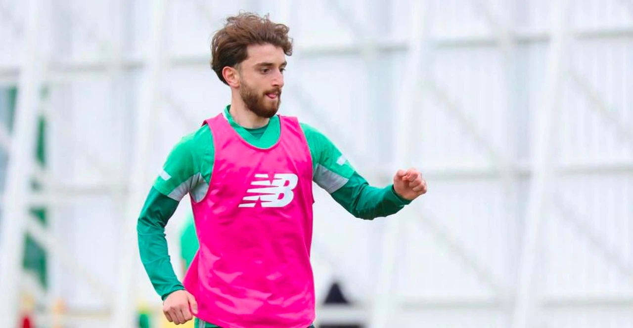 Konyasporlu oyuncu, tatil yerine antrenman yapıyor