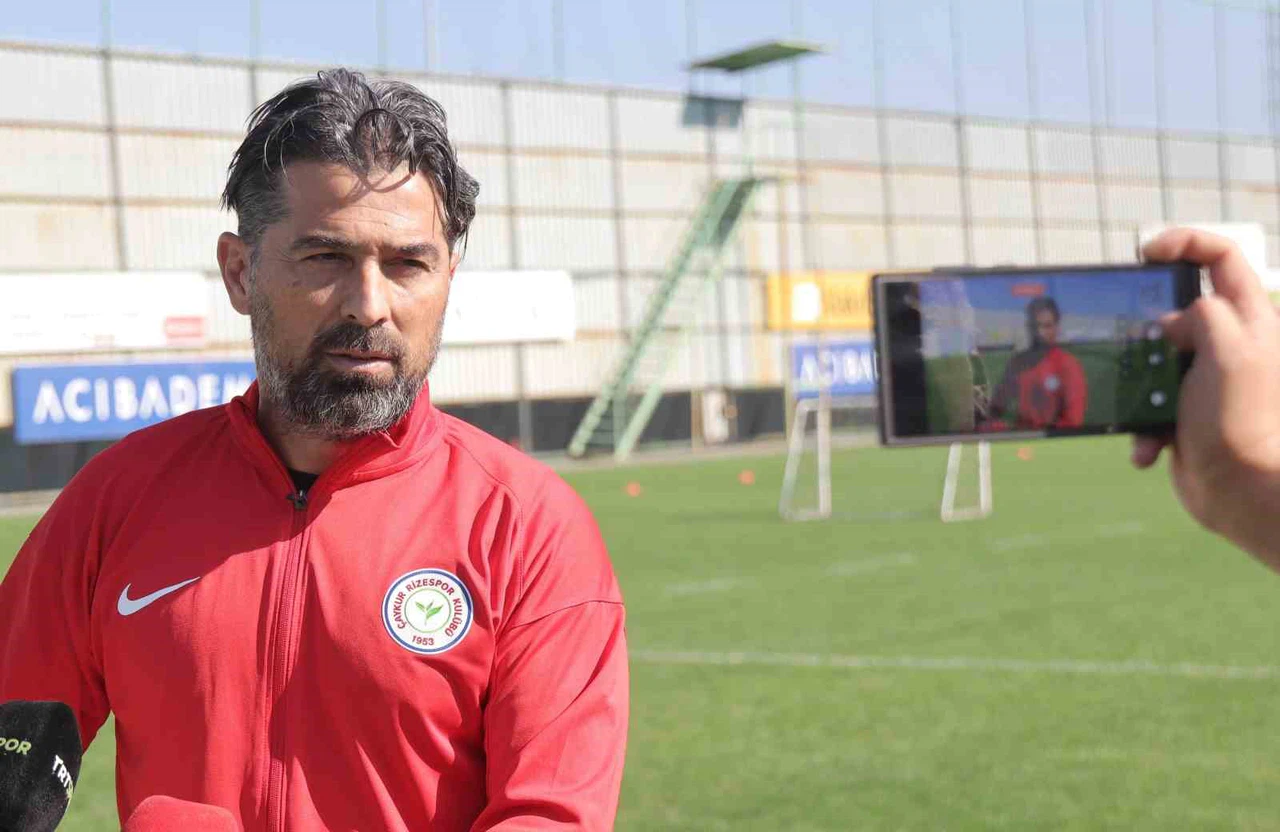 Konyaspor'un eski hocası, imza sonrası konuştu