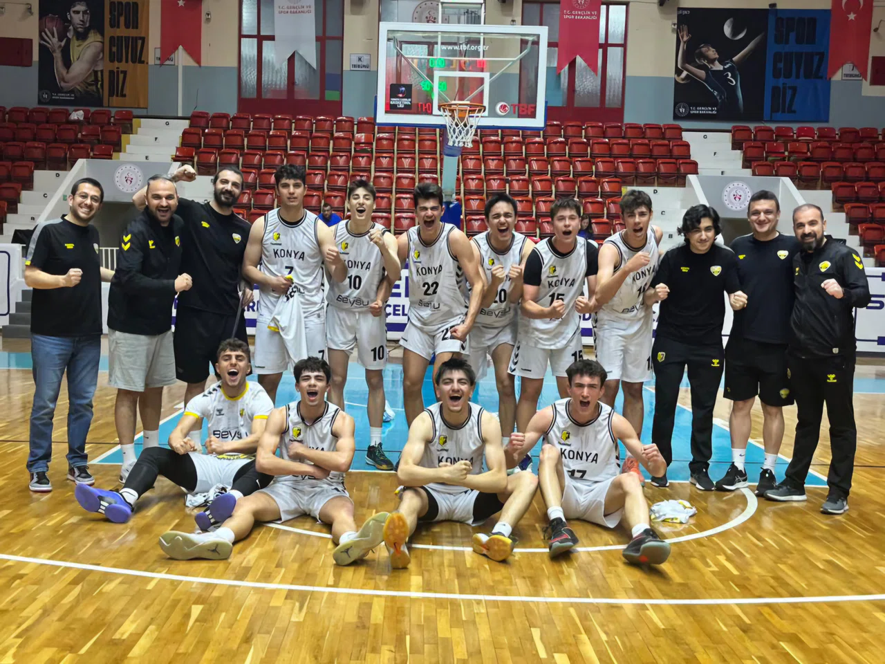 Konya takımında birçok antrenör ile yollar ayrıldı