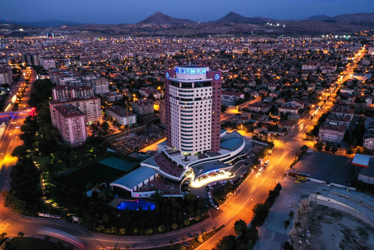 Konya’da iki cadde ulaşıma kapatıldı! 9 saat sürecek