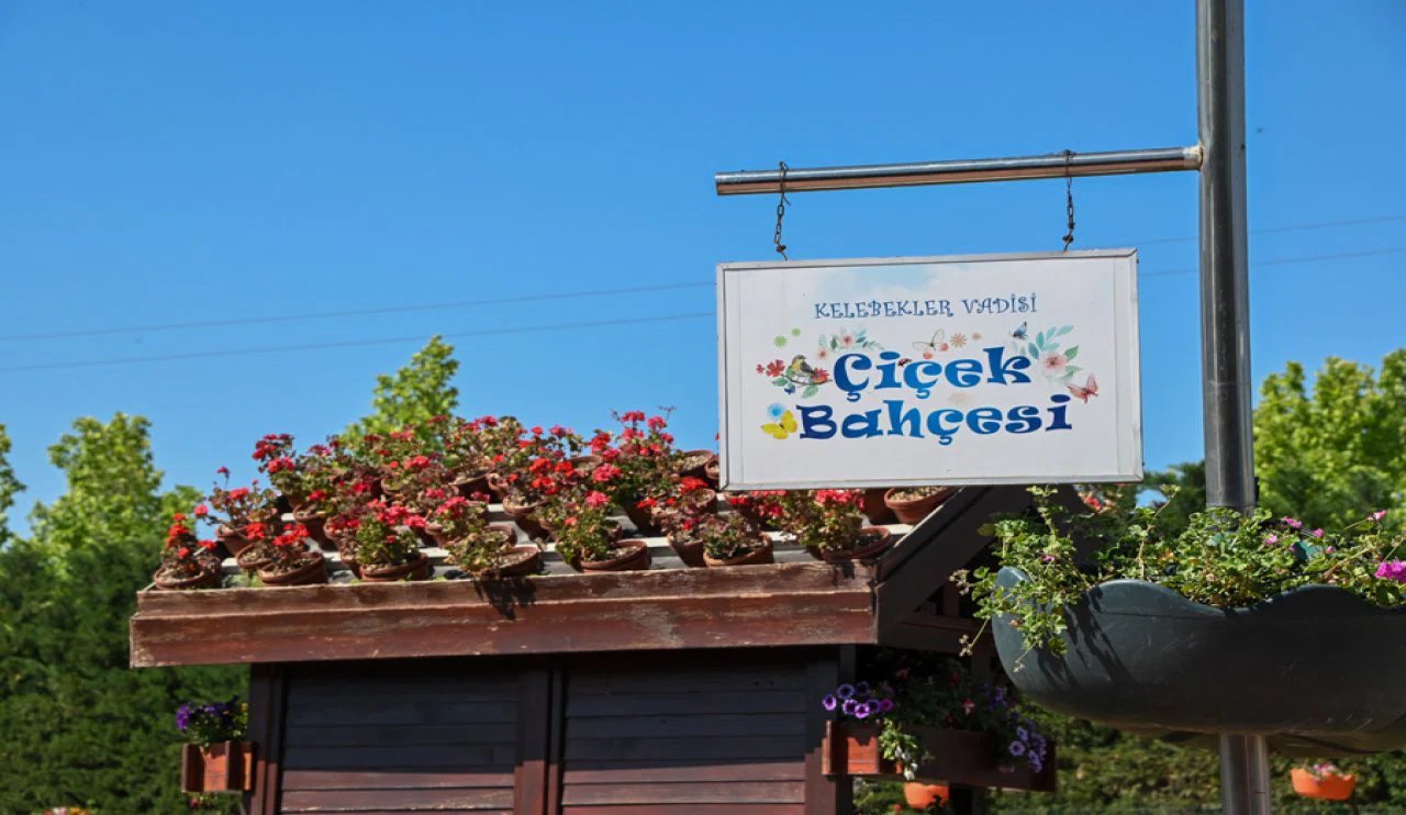 Selçuklu Çiçek Bahçesi Yeni Sezona Kapılarını Açtı