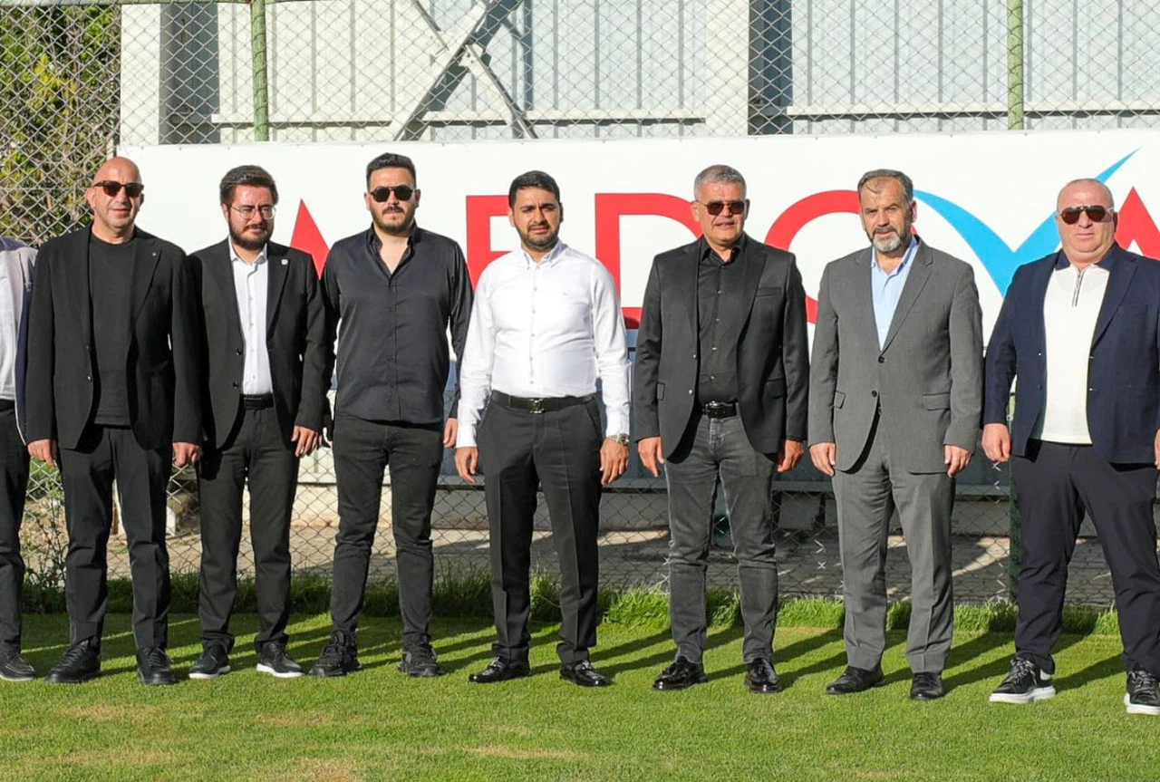 Konyaspor'da Başkan Atiker'den ilk antrenmanda takıma mesaj