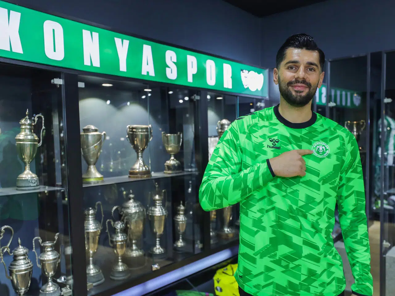Konyaspor'un yeni kalecisi, stada ve atmosfere hayran kalmış