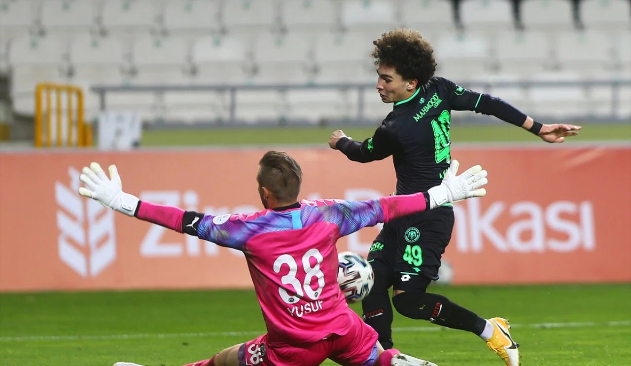 Konyaspor tarihine geçen genç oyuncu veda etti