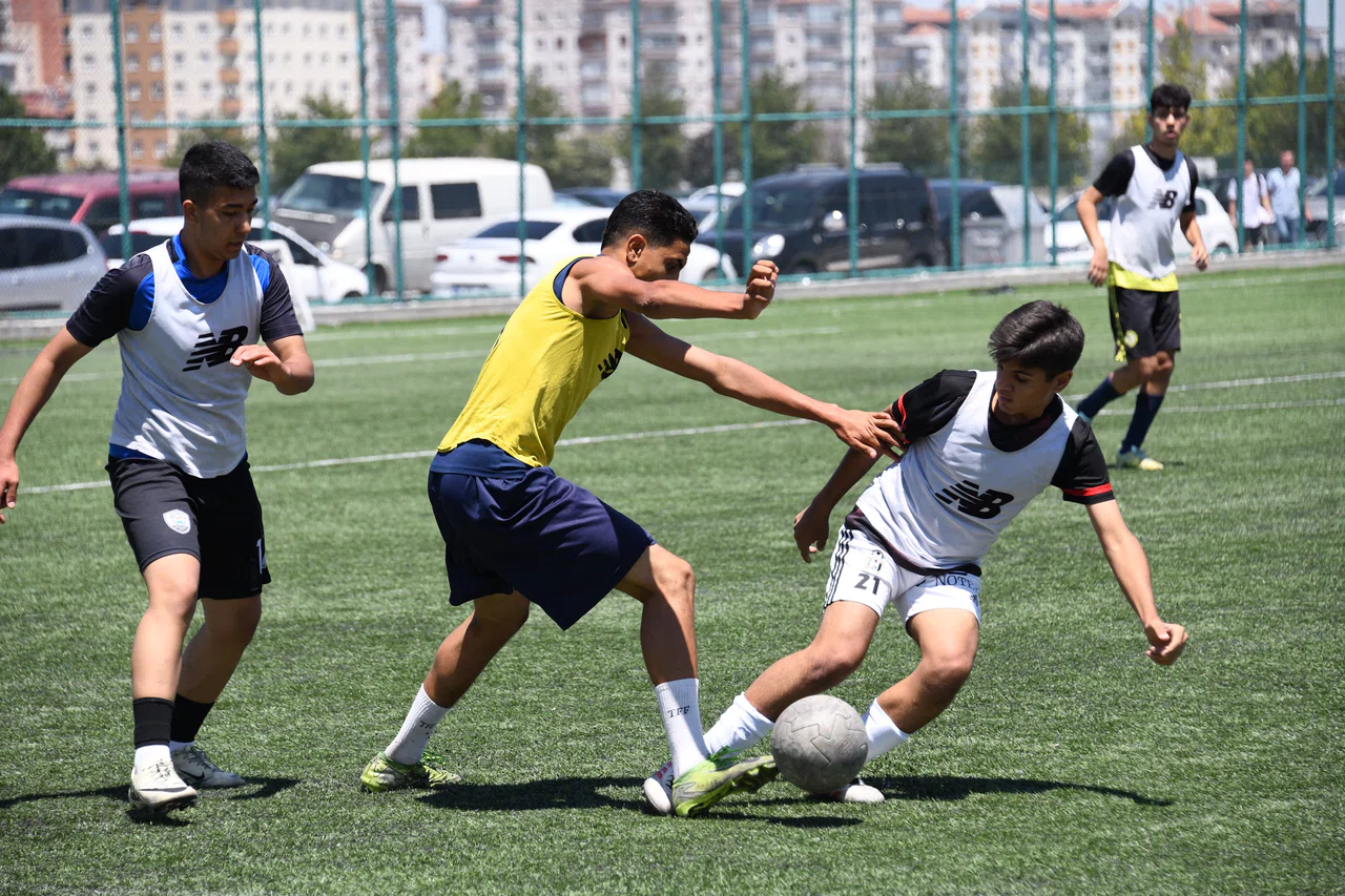 Konyaspor oyuncu seçiyor