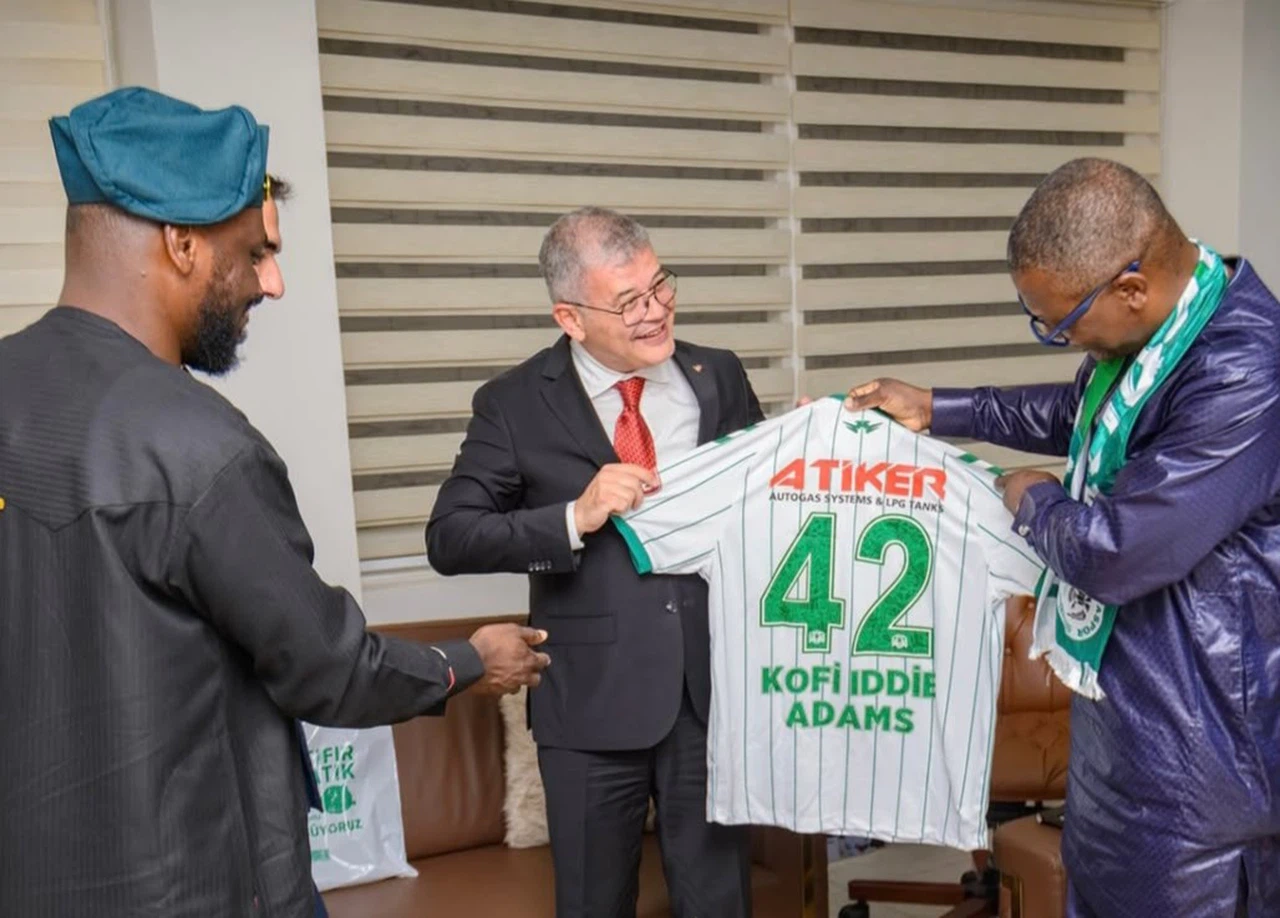 Konyaspor Başkanı Ömer Atiker'den Afrika'da önemli temaslar