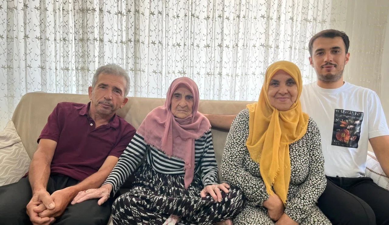 101 yaşındaki kadın, torununun torunu gördü
