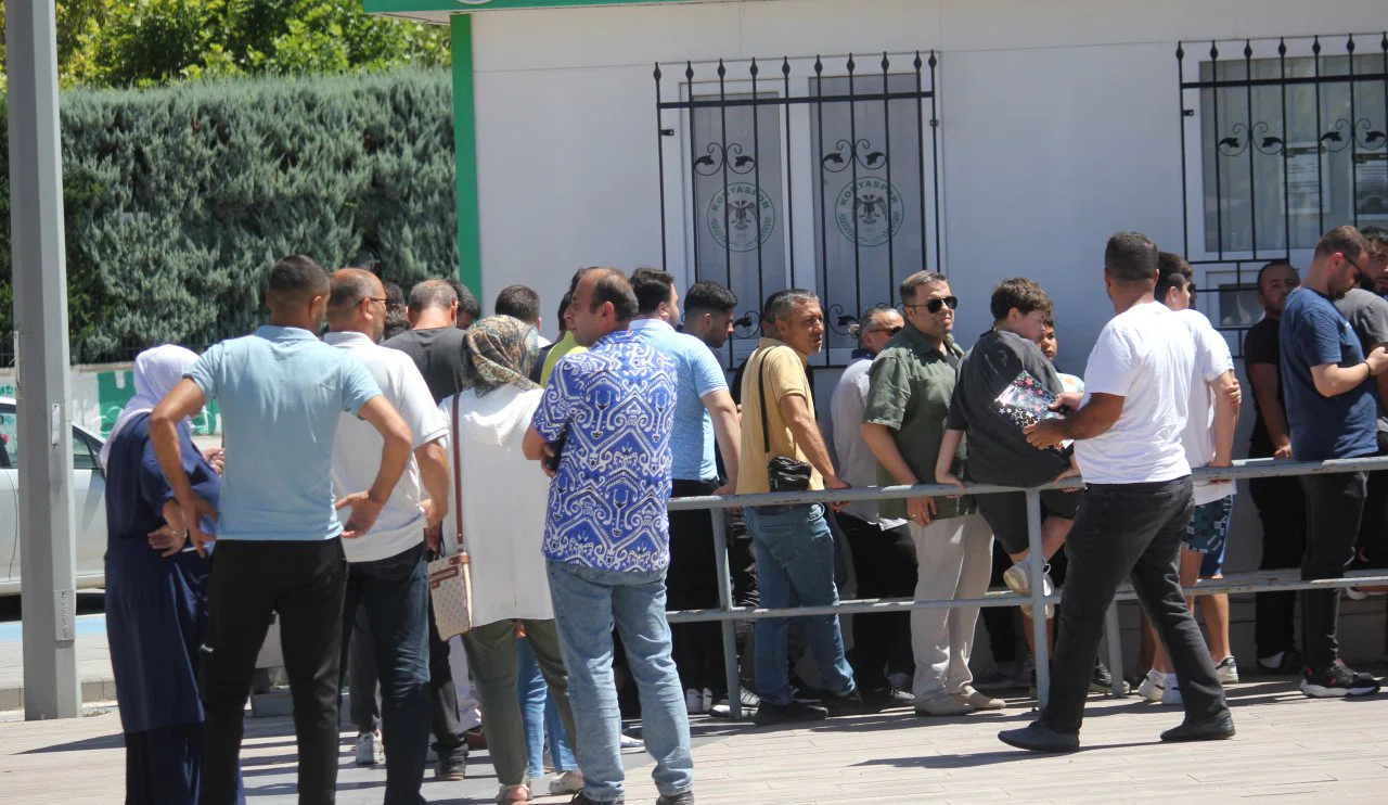 Konyaspor'da kombine kartlar genel satışta