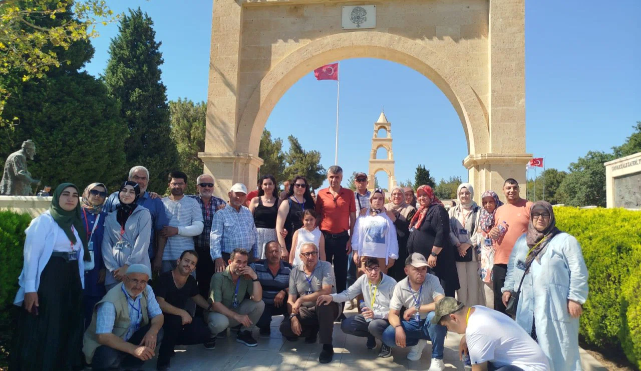 Dünya Görmeyenler Derneği Çanakkale’de tarihe yolculuk yaptı