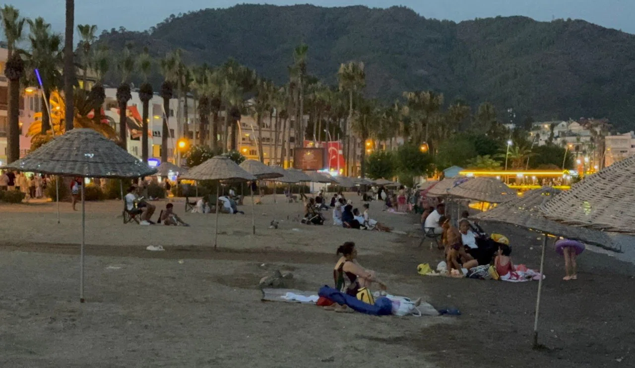 Sıcak havalar denize giriş saatlerini de değiştirdi