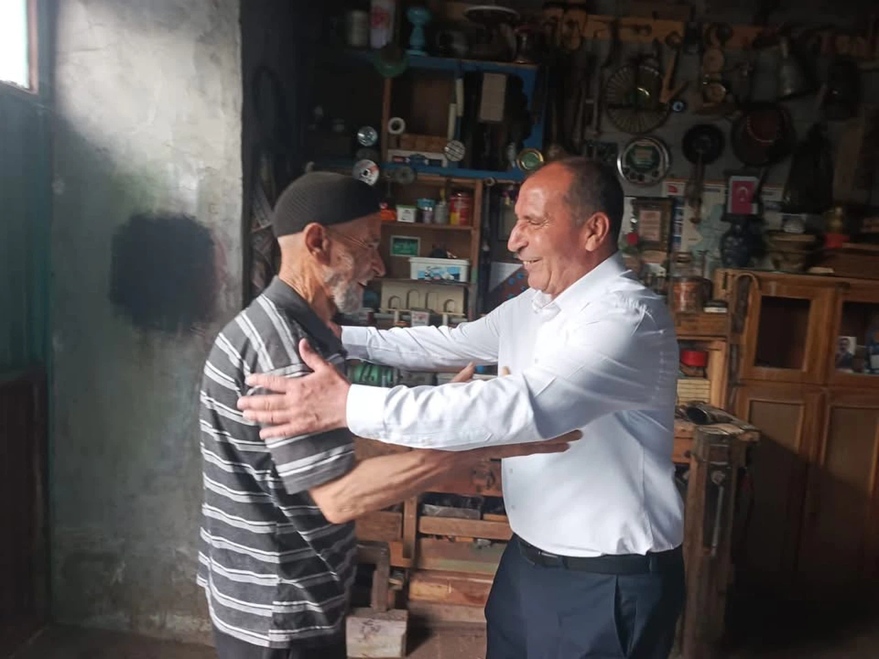 Konya’da böyle başkan görülmedi! Her kapıyı çalıyor