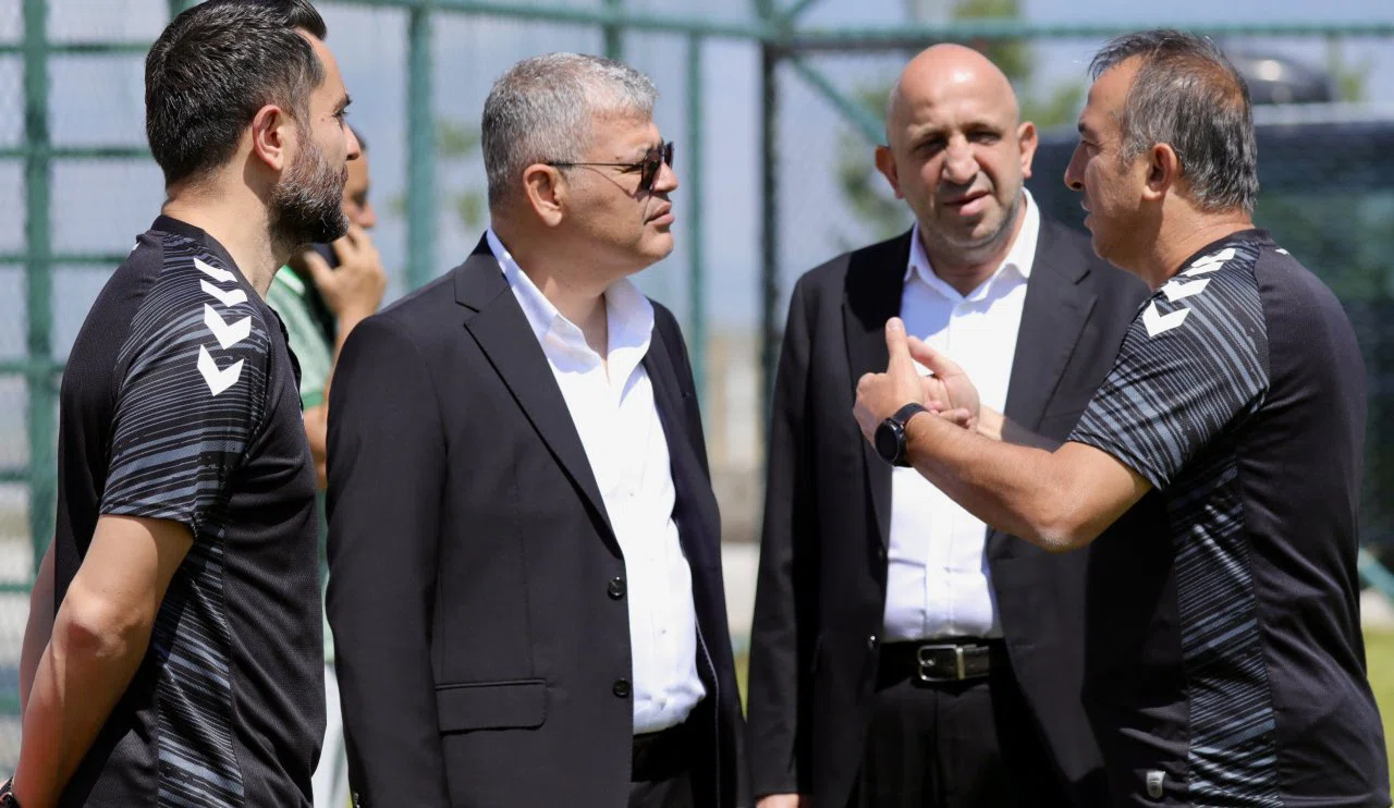 Konyaspor’da Başkan Atiker, kampı ziyaret etti! Recep Uçar ile görüşme