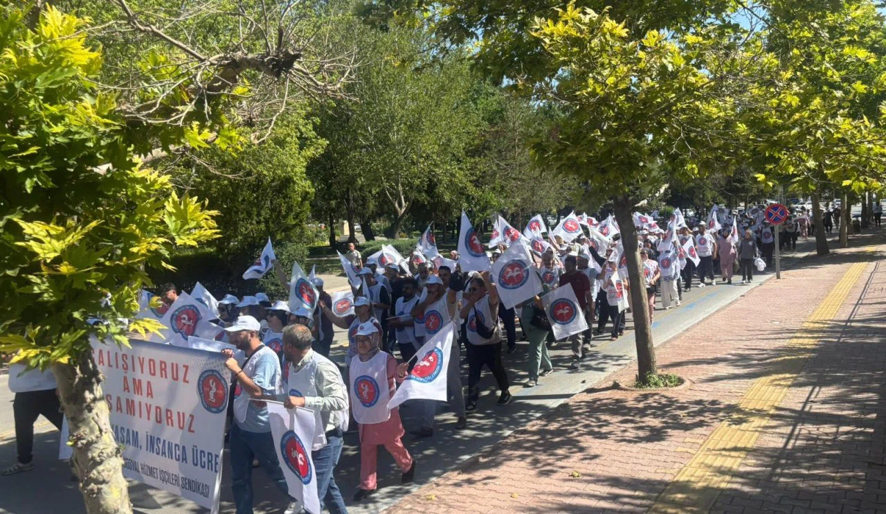 Konya'da işçiler iş bıraktı! Eyleme yoğun katılım