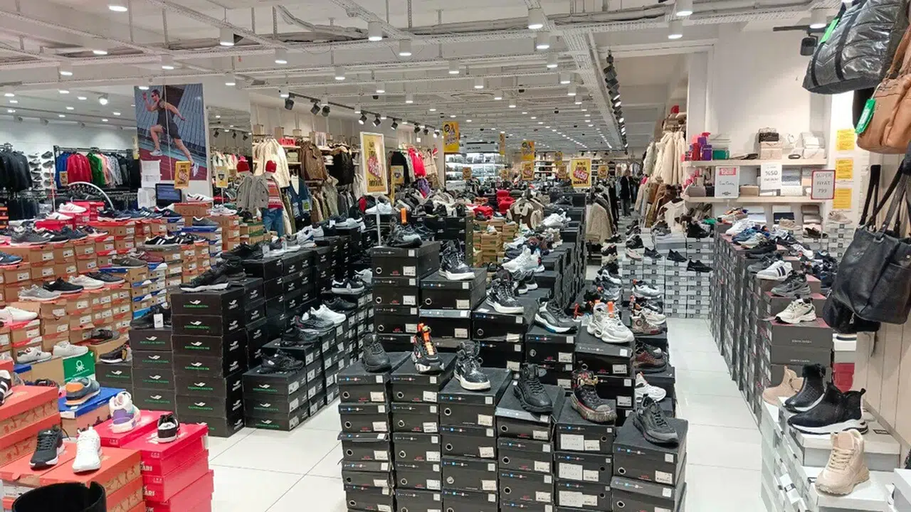 Konya’nın ayakkabı devi yeni mağaza açtı! Açılışa özel kampanyalar yapılıyor