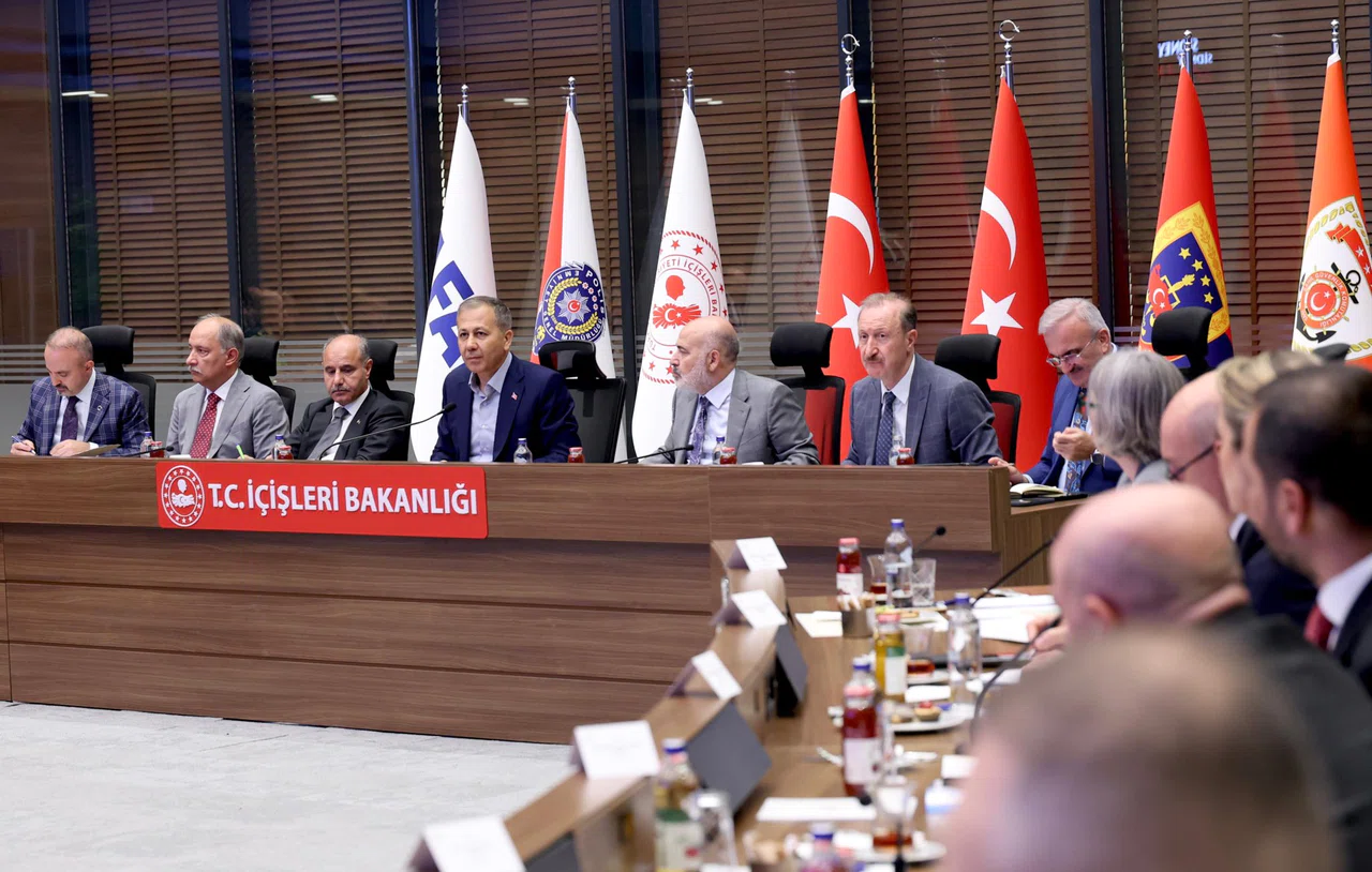 Konya’da katıldı! Yerlikaya, 30 Büyükşehiri çağırarak talimat verdi