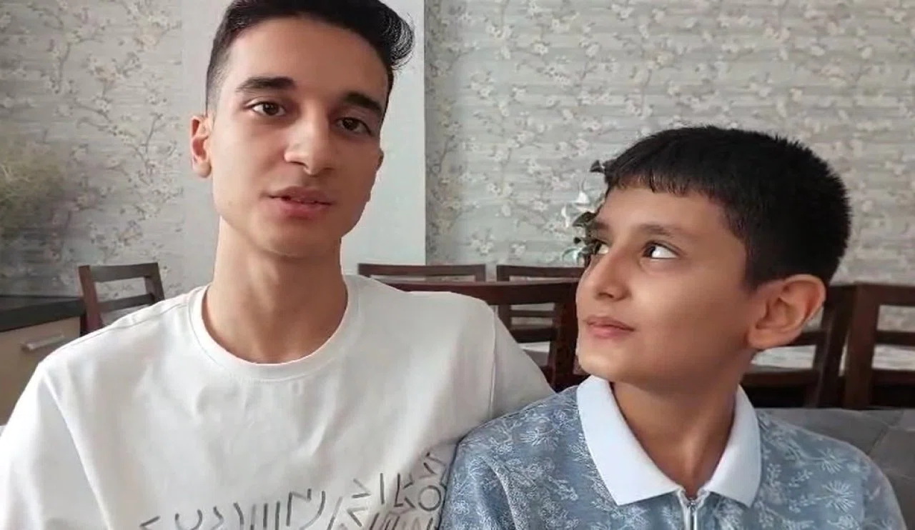 Türkiye’de böyle olay görülmedi! İki kardeş gündeme bomba gibi oturdu