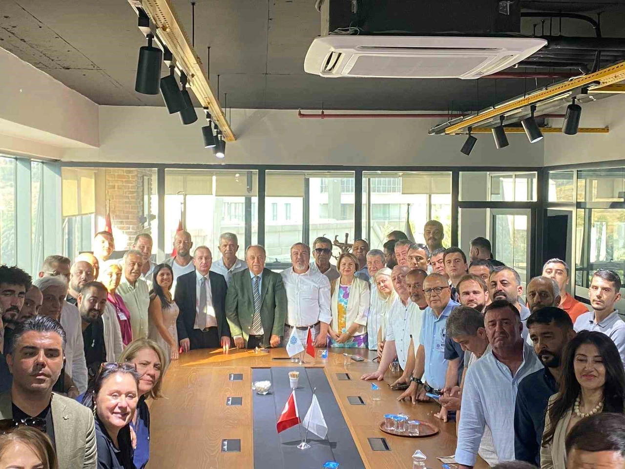 Son dakika! Türkiye’de bir parti kapatıldı