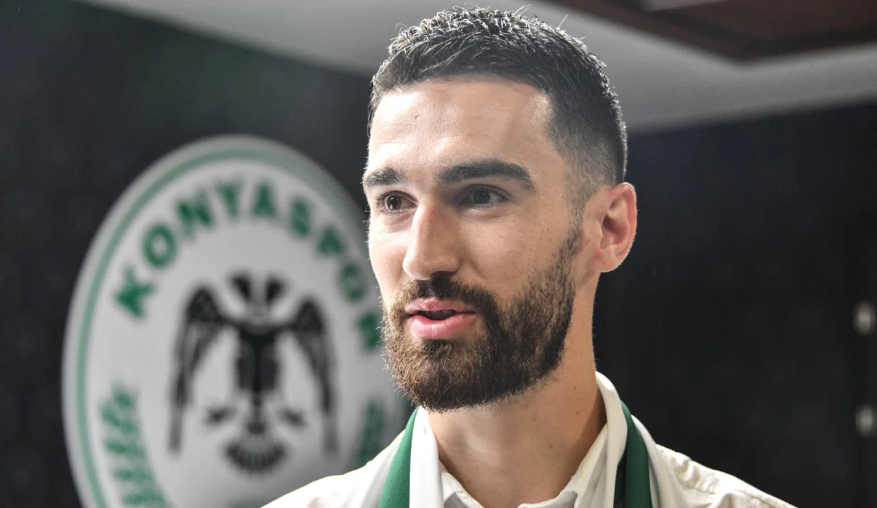 Konyaspor tarihine geçmişti! Boşnak golcüden 2 yıllık yeni imza