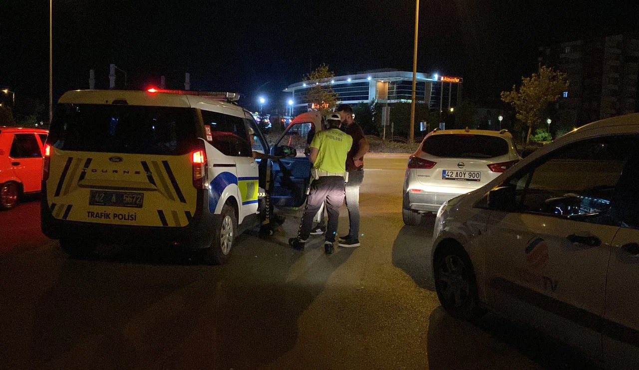 Konya'da alkollü sürücü polis ekiplerine direndi! Ehliyetine el konuldu