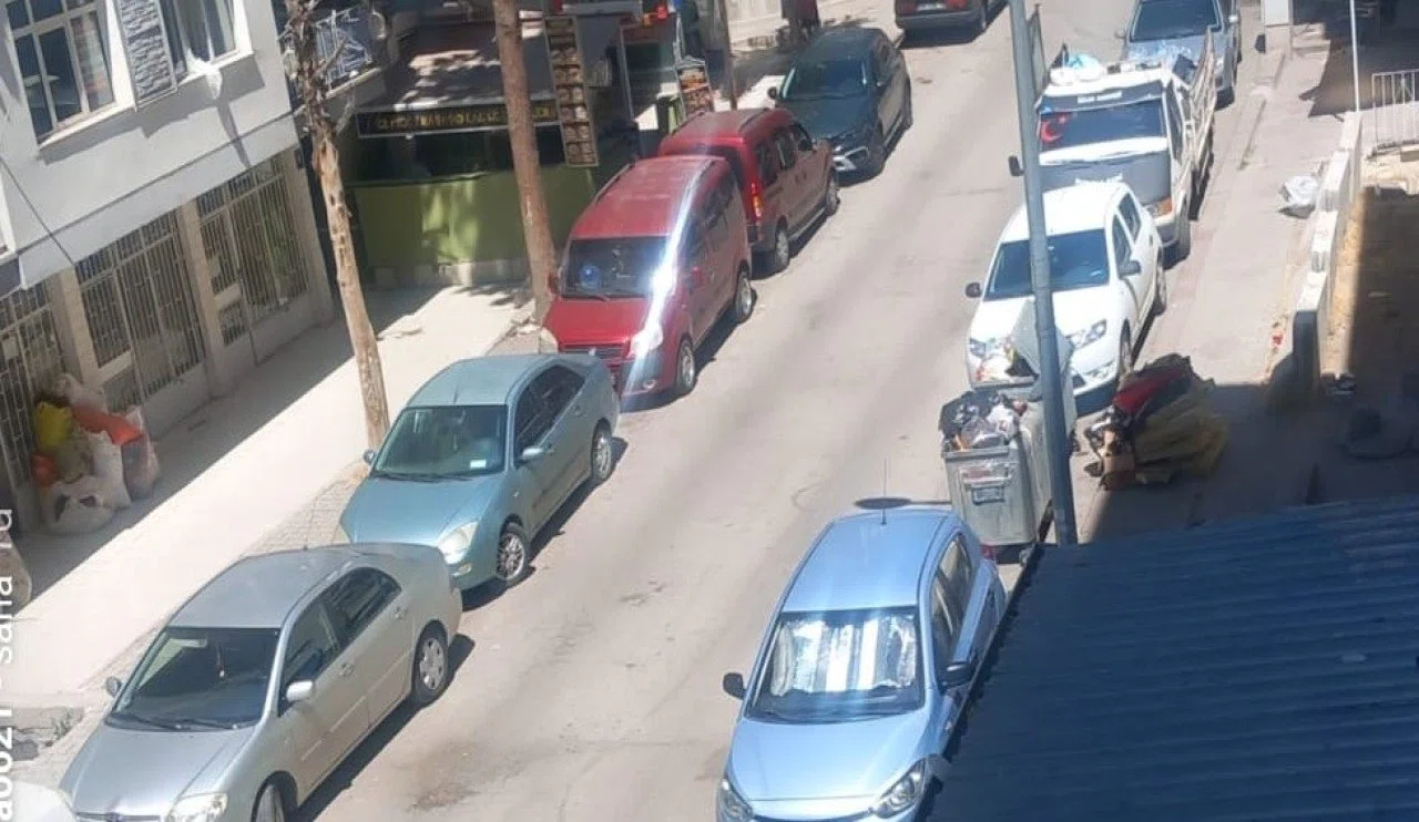 Mahalle sakinlerinden çöp tepkisi! "Canımızdan bezdik"