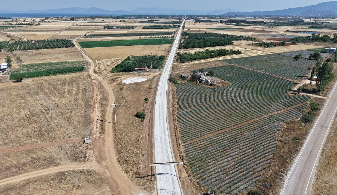 Beyşehir’de yol yatırımları devam ediyor! Bir mahallede daha çalışma tamamlandı