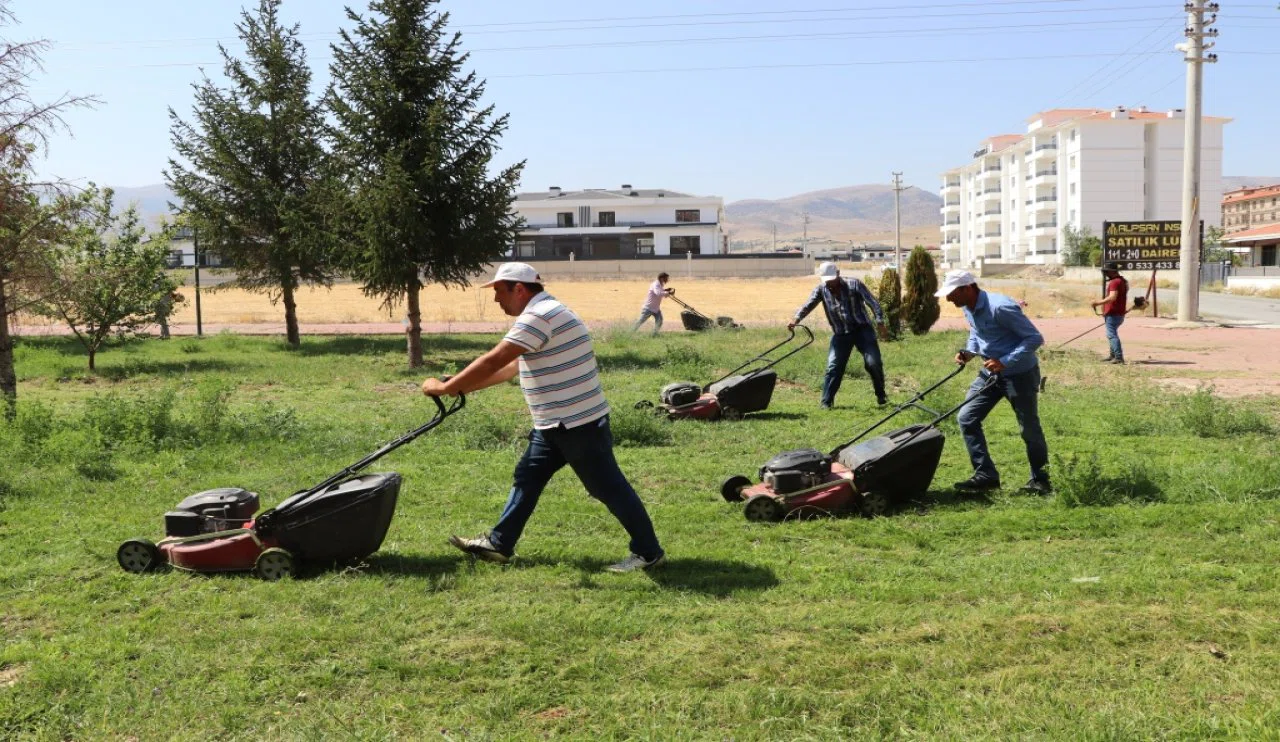 Ereğli'de park ve bahçelerde hem estetik hem tasarrufu dönemi