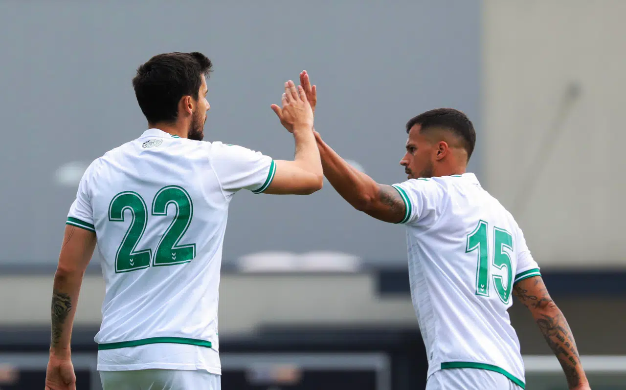 Konyasporlu Umut Nayir, takım arkadaşlarını tek kelime ile anlattı (Video)