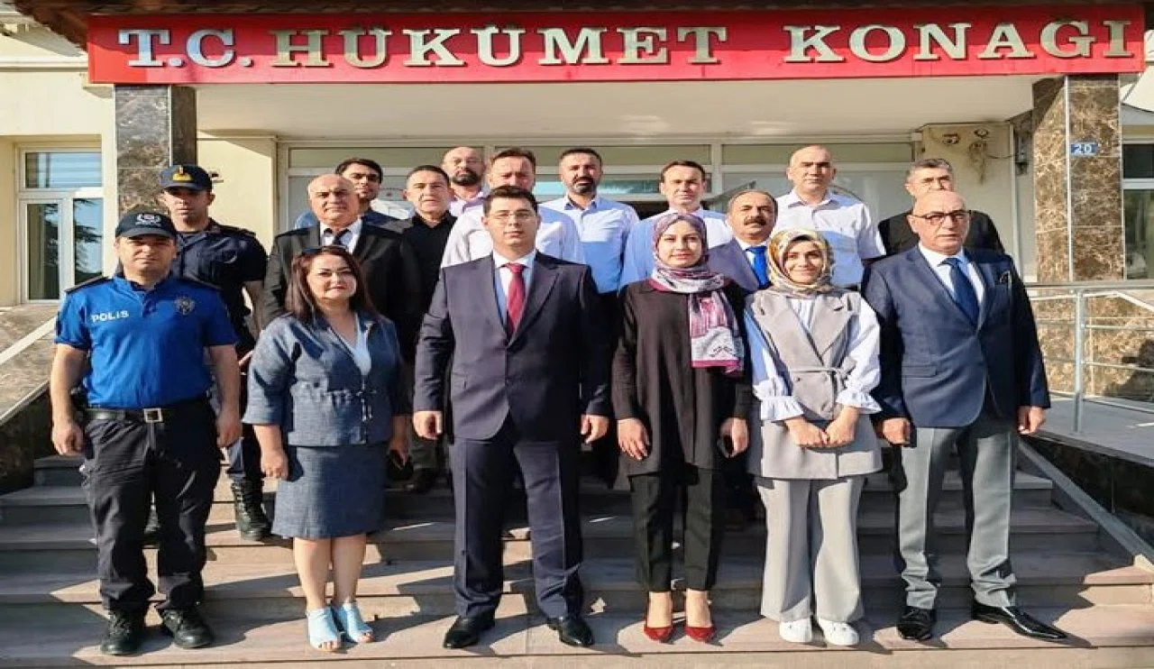 Yunak Kaymakamı Atasoy göreve başladı