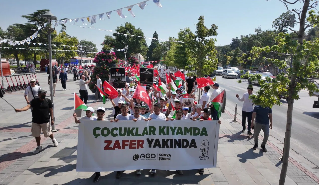 Konya'da minik yüreklerden Gazzeli kardeşlerine destek mesajı