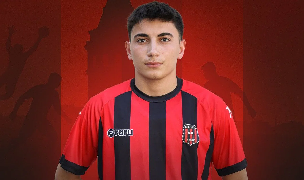 19 yaşındaki Konyalı futbolcudan İstanbul ekibine 3 yıllık imza