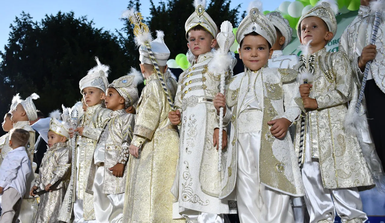 Konya Büyükşehir, Üsküp’te yetim çocuklara bayram yaşattı