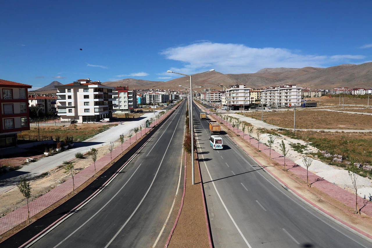 AKOM duyurdu! Konya’nın önemli caddesi trafiğe kapatıldı