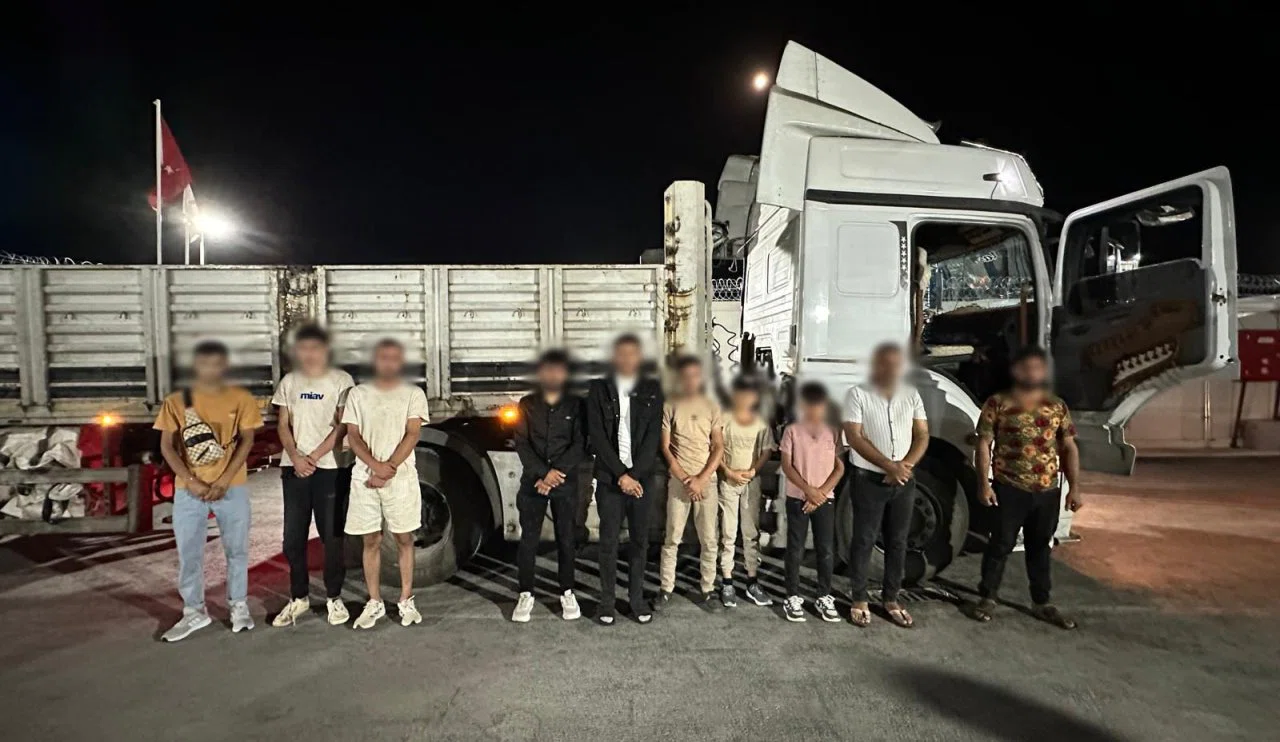 Konya'da TIR içinde kaçak göçmenler yakalandı