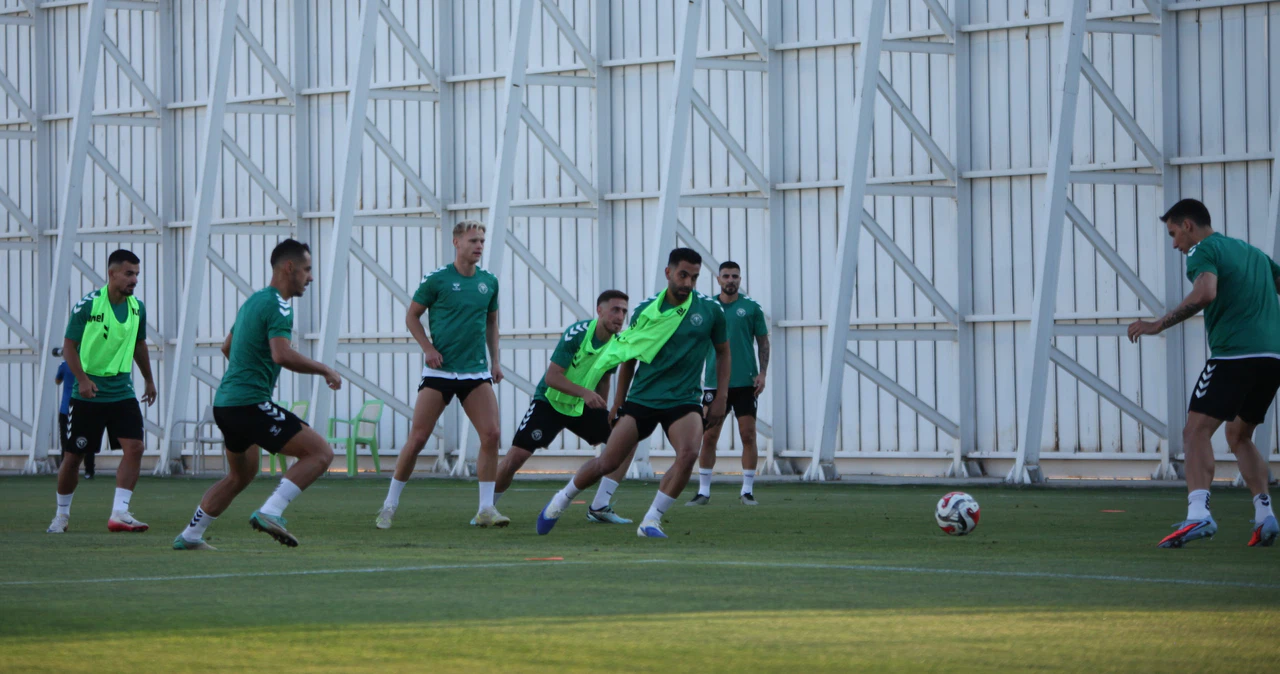 Konyaspor, sezonun ilk maçı için yola çıkıyor