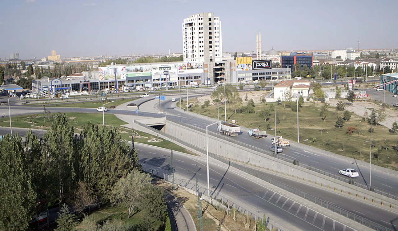 Bu yola sapmayın: Mobilyacılar Kavşağı 2 ay hizmet vermeyecek