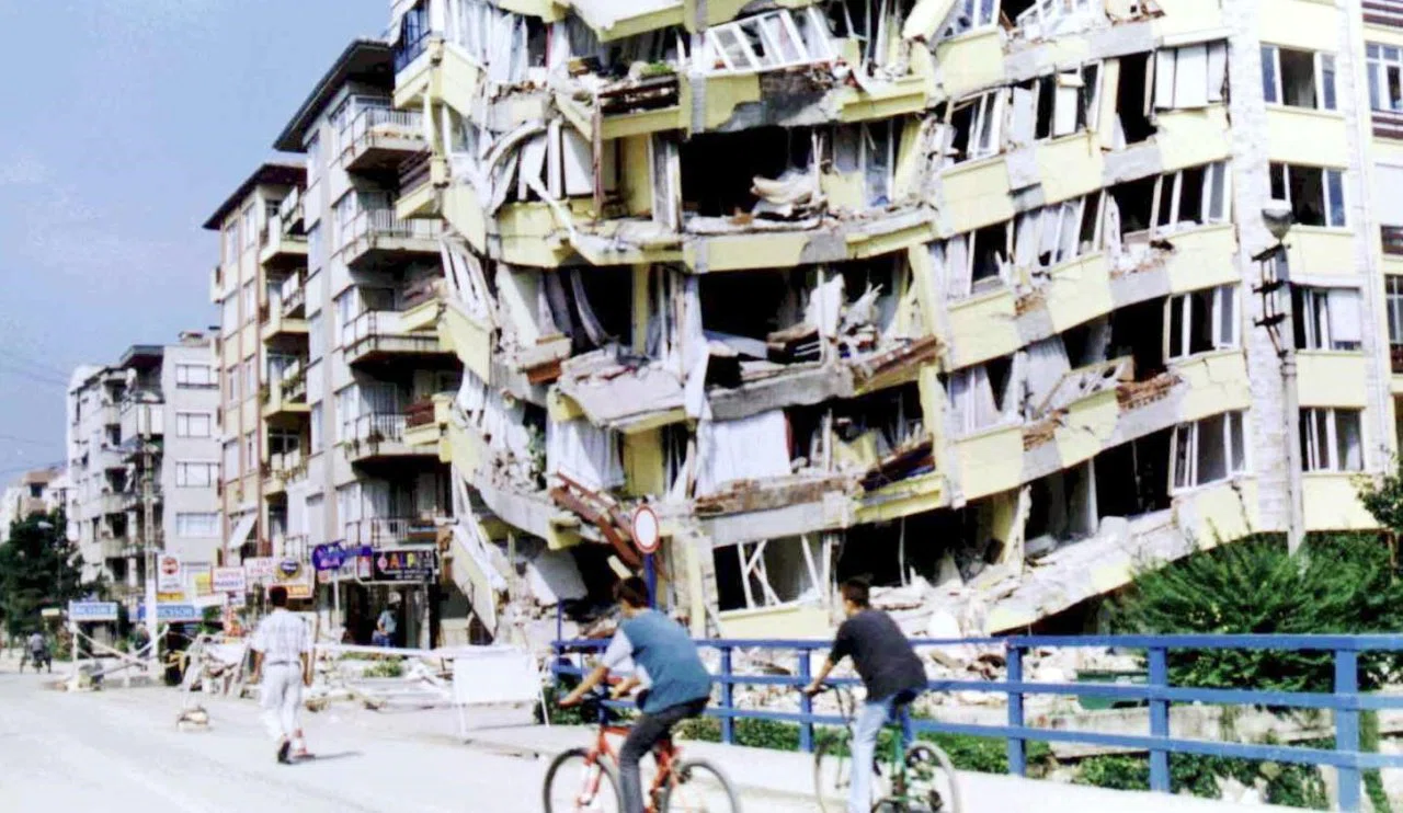 17 Ağustos'un 26. yılı: Yıkımdan dirence