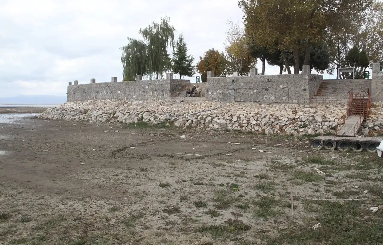 Konya alarm veriyor! Göl kurudu, su kalmadı